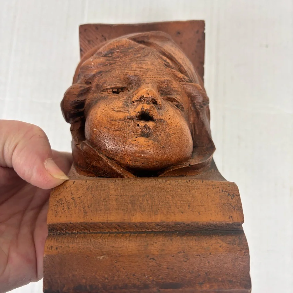 Vintage cherub face/child plaster wall sconce